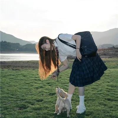 从山上看 封面