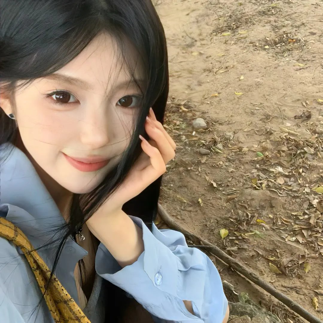 广告员 封面